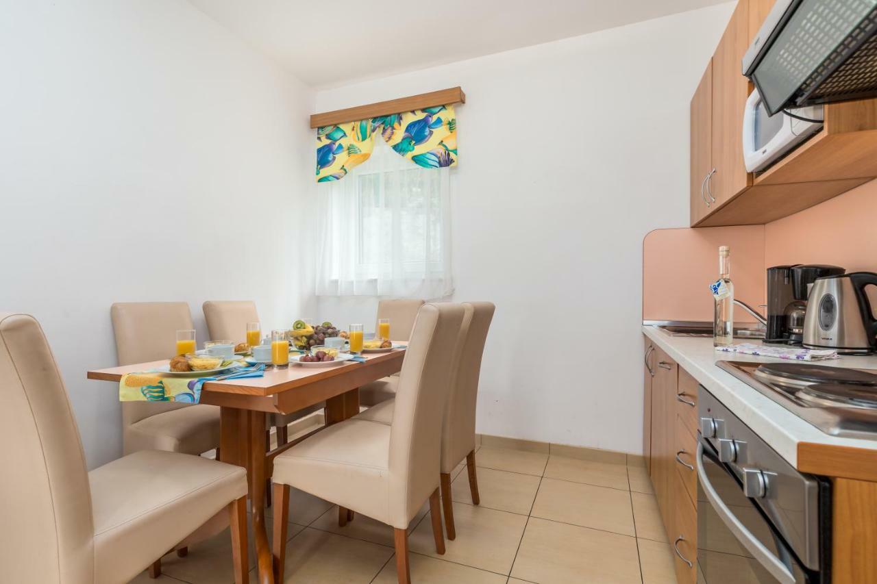 Villas Kampor エクステリア 写真